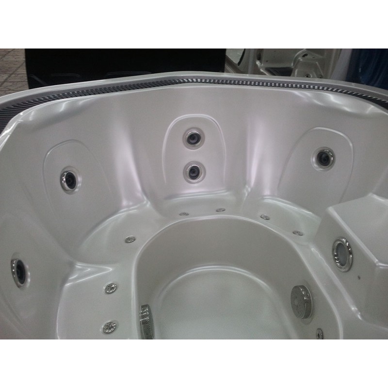 mog-1305-wanna-spa-z-hydromasazem-ogrodowa-7-osobowa-226x191x98cm (6)