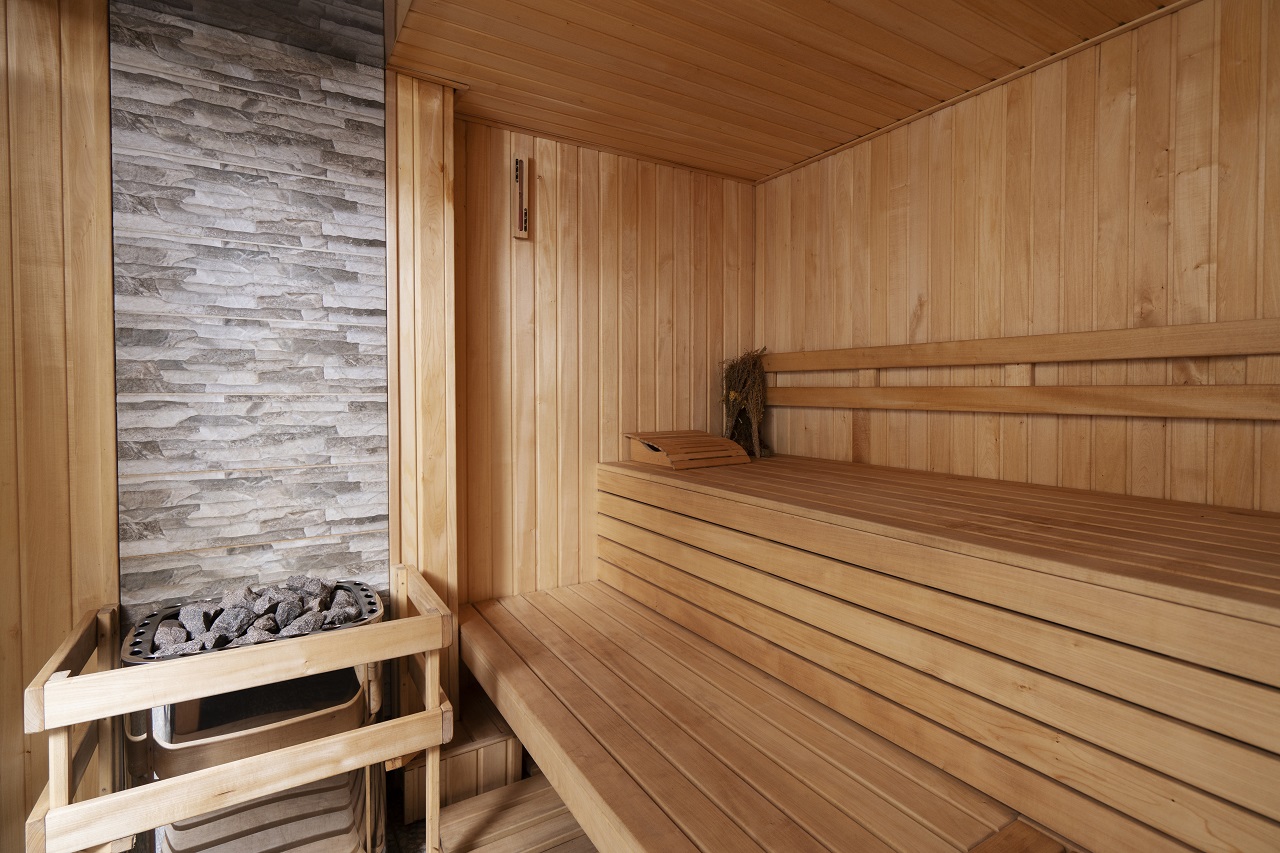 You are currently viewing Sauna sucha – najważniejsze informacje – wady i zalety sauny suchej