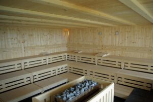 Zdjęcie przedstawia saunę, główne zdjęcie dla artykułu Czy sauna jest zdrowa